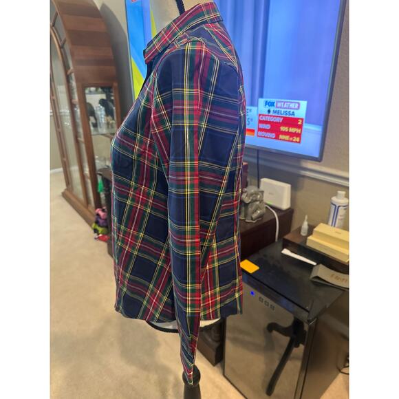 ⭐️ Women’s Talbots Fitted Plaid Button Up Shirt. Size 4 Petite - Picture 3 of 6